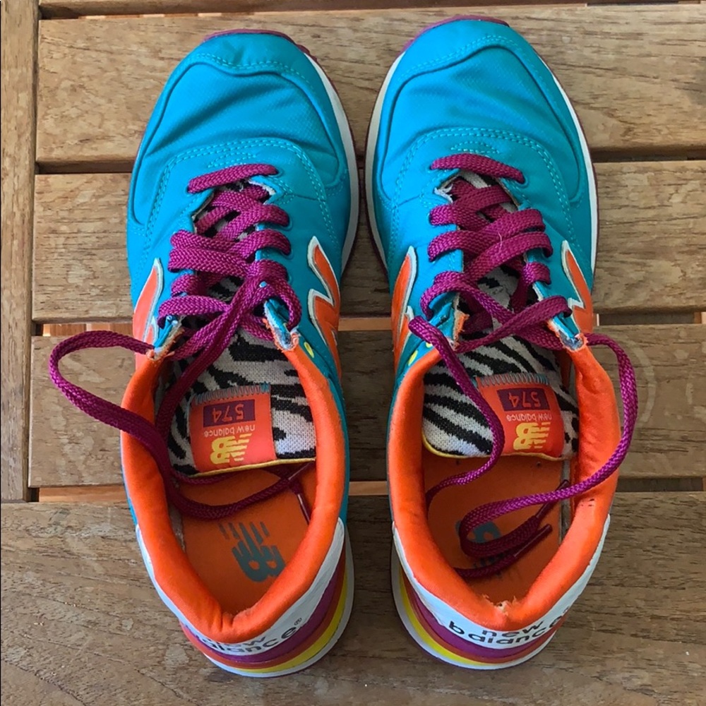 **Multicolor New Balance 574 shoes